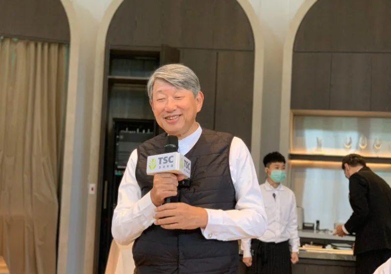 圖／崇越集團五年多前已開始培養接班團隊，創辦人郭智輝可安心交棒。羅之盈攝