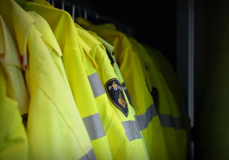 《活得像個穿制服的人：我是警察》／僅為情境圖，取自unsplash