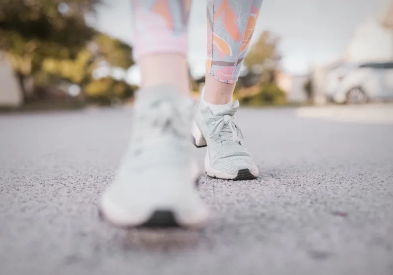 每天走路不用到30分鐘，就能減肥還幫助睡眠。取自Unsplash