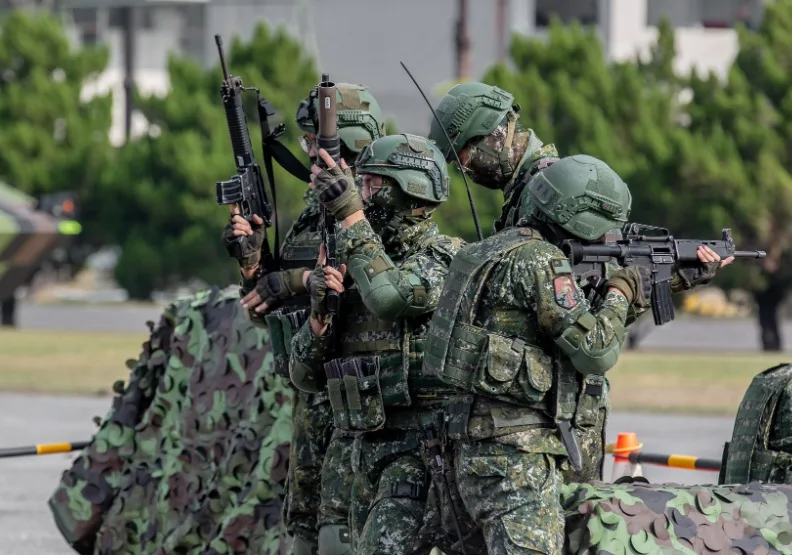 國軍志願役人數新低。取自Unsplash。攝影者Diego González。（示意圖，非內容畫面）