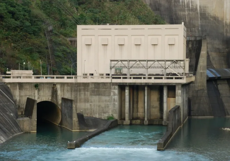 台電電力供應吃緊，翡翠水庫水力啟動發電支援。台北翡翠水庫管理局