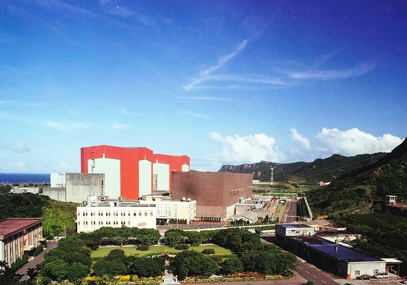 一向倡導再生能源的民進黨政府團隊，真要拋棄非核家園了？圖為核二廠。台電提供