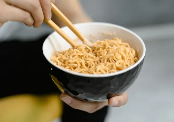 致癌油風暴擴大！味王、桂冠沙拉也中鏢，回收８款泡麵、３款原味沙拉