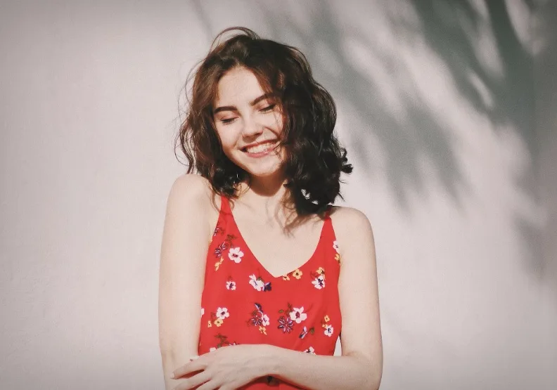 法國女人的「Effortless Chic」。僅為情境圖，取自unsplash