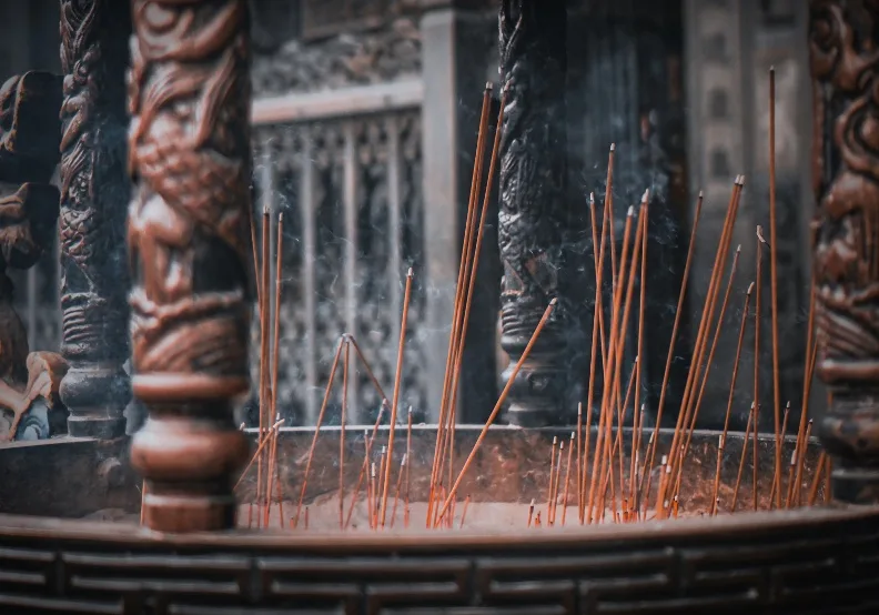 《簡少年現代生活算命書》／僅為情境圖，取自unsplash