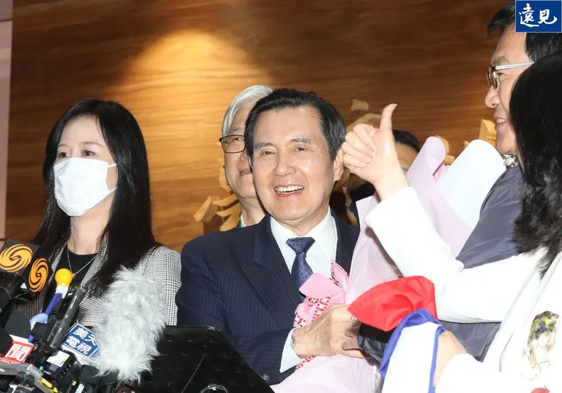 前總統馬英九結束訪陸祭祖行程返抵桃園機場。蘇義傑攝