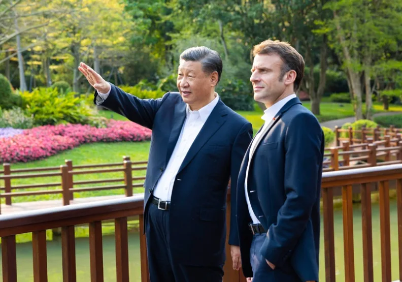 圖／法國總統馬克宏訪中後，中國再次軍演加上台灣對中國商品的貿易禁令，兩岸局勢再度緊張。取自Hua Chunying 华春莹twitter