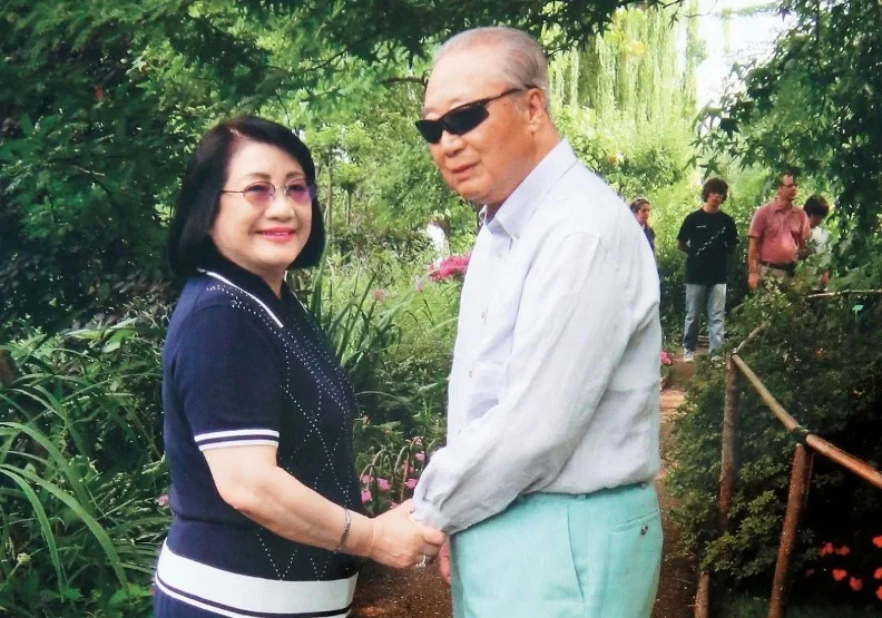 中信集團創辦人辜濓松（右）、夫人辜林瑞慧（左）攜手半世紀，恩愛身影至今留在子孫心裡。遠見資料照