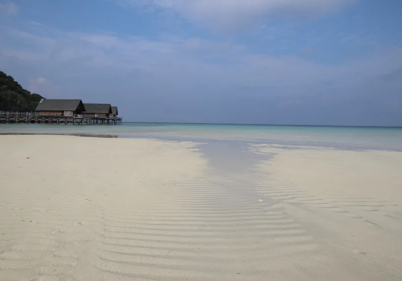 印尼中北部、鄰近新加坡的Anambas群島南端的「Bawah Reserve」。葉怡蘭提供