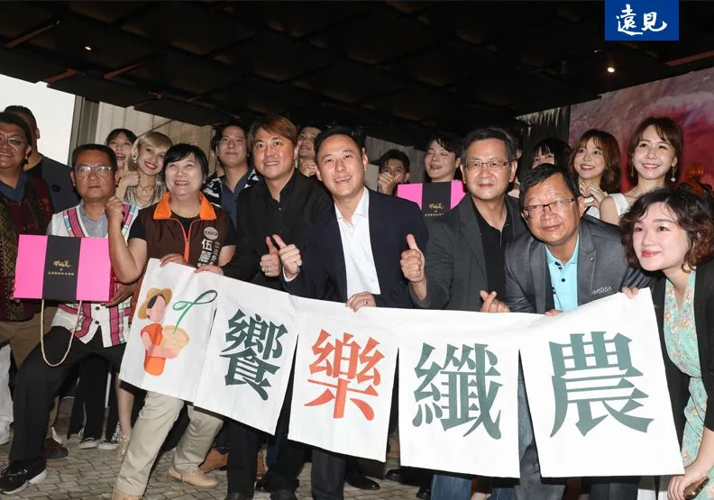 饗樂纖農幫果樹「坐月子」，精準給肥幫助農民降低成本。蘇義傑攝