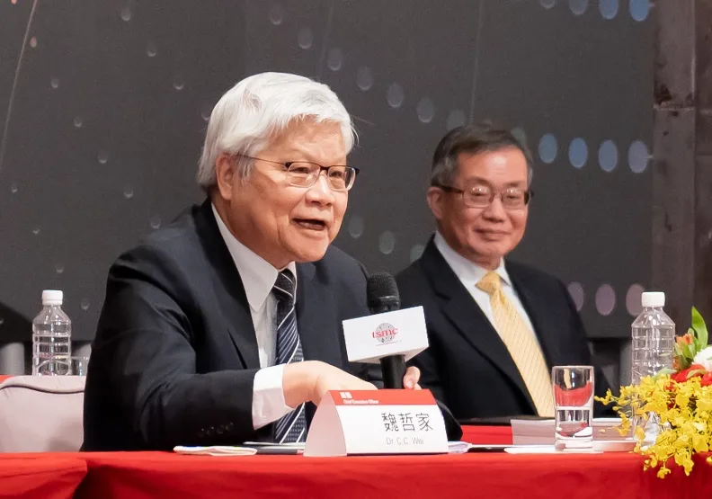 魏哲家4日從劉德音手中接下董事長職位，宣告台積電結束雙首長平行領導，進入由魏哲家全面掌舵時代。台積電提供
