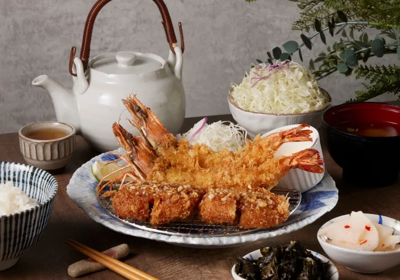 杏子豬排是王座國際第一個引進台灣的品牌。取自杏子日式豬排臉書