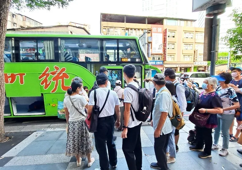 統聯客運與國光客運即日起針對「台北-屏東」、「台北-彰化」、「台北-員林」等6條國道客運路線聯合排班。取自臉書「Ubus統聯客運」。（示意圖，非內容畫面）