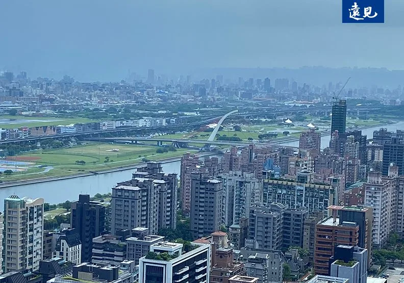 地價稅11月1日開徵，根據財政部公告資料，今年開徵戶數有894萬戶，稅收金額達936億元。林鳳琪攝