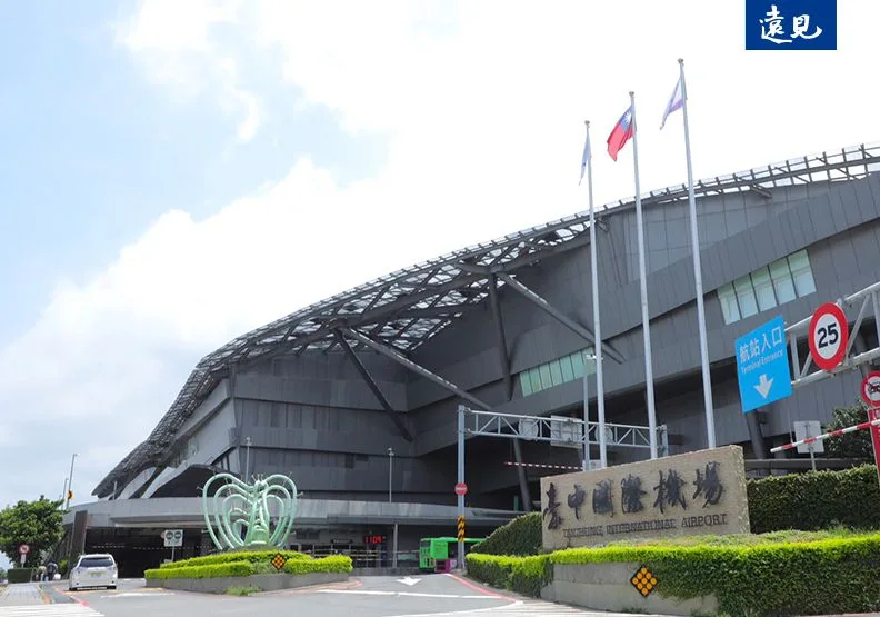 除了遊客數量減少，台中清泉崗機場周邊的交通接駁，也被視為問題之一。黃菁慧攝