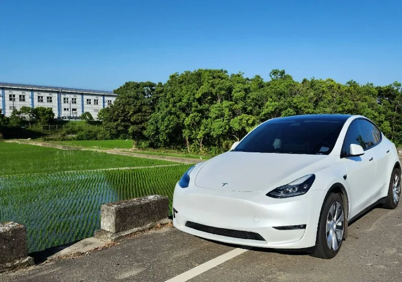 中國特斯拉（Tesla）今天宣布降價，專家認為將吸引不少車企跟進，新一波車企價格戰恐再起。遠見資料照