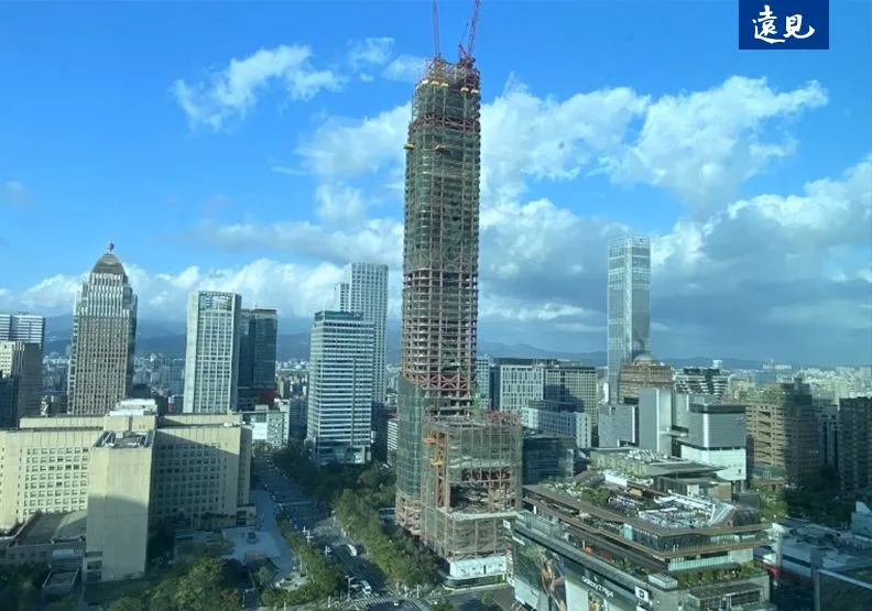 受到全球通膨的經濟壓力，國內平均地權條例修法上路，內外因素夾擊下，台灣2023年預售屋市場出現「量縮」局勢。林鳳琪攝