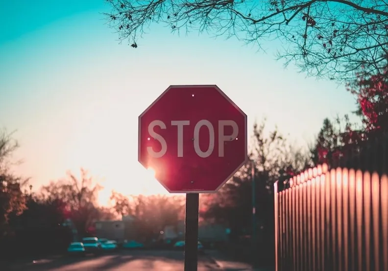 《有界限，才有自由》／僅為情境圖，取自unsplash