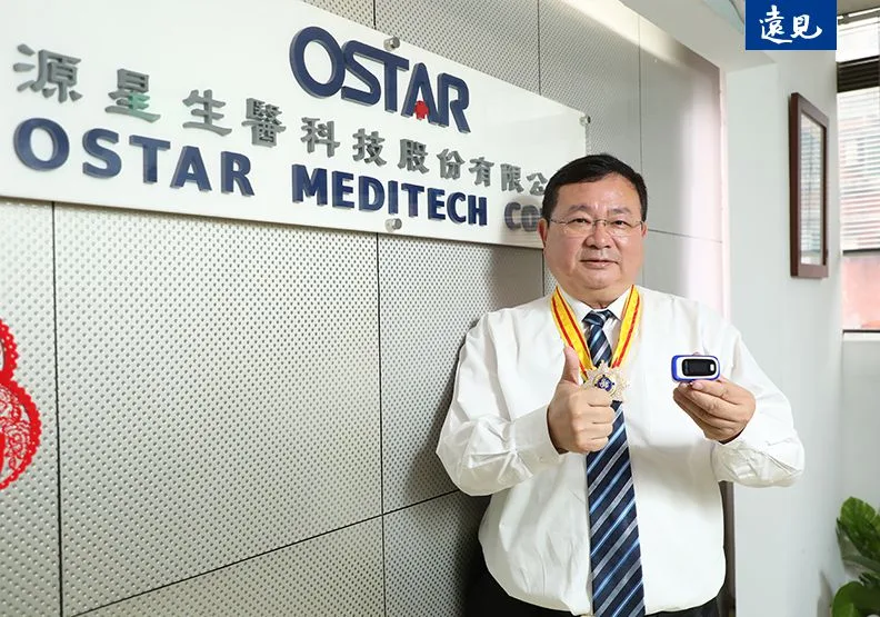 源星生醫董事長張國源因父親心肌梗塞驟逝，下定決心開發心血管疾病醫材，經過多年努力，完成最新型「攜帶式心率計」。張智傑攝
