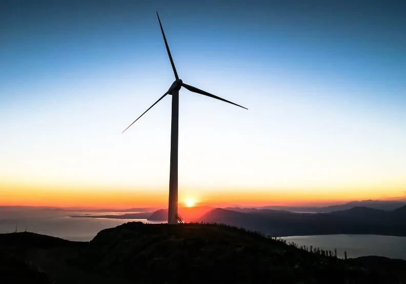 全球最大的浮體式離岸風電廠於本週正式啟用。Unsplash by Jason Blackeye