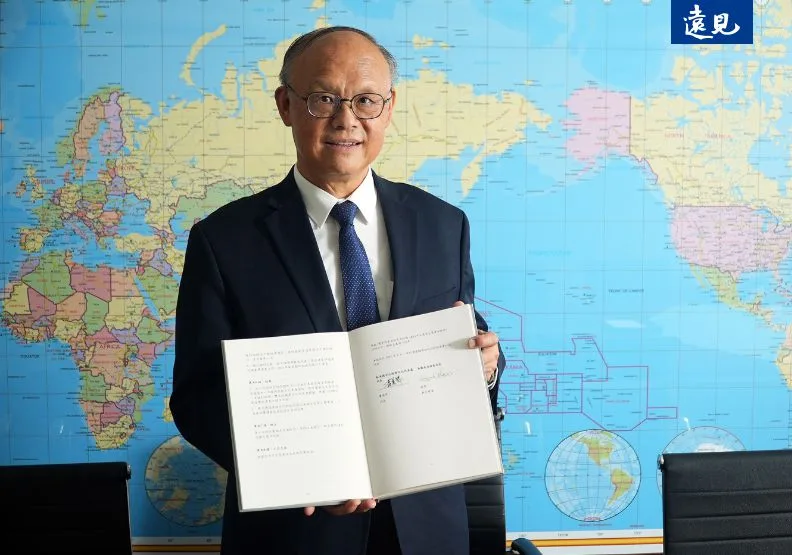 行政院政務委員、經貿辦總談判代表鄧振中分享「台美21世紀貿易倡議」首批協定除了關稅減免外，對台灣還有哪些重要意涵。陳之俊攝
