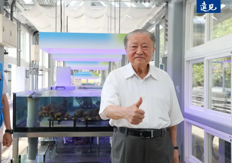 為搶救珊瑚，台達電子與海科館打造全台唯一零碳珊瑚保種中心。台達集團創辦人鄭崇華親臨現場。蘇義傑攝