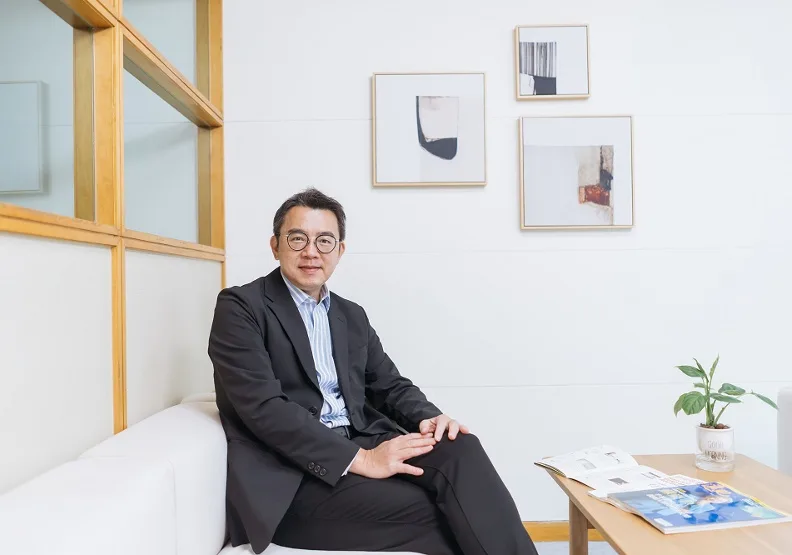 圖 /在城市發展脈絡中始終扮演關鍵角色，張勝安總經理表示，冠德建設共同參與城市軌道宅開發計畫，不但改善周邊環境，更見證居民生活改變，推升區域價值。
