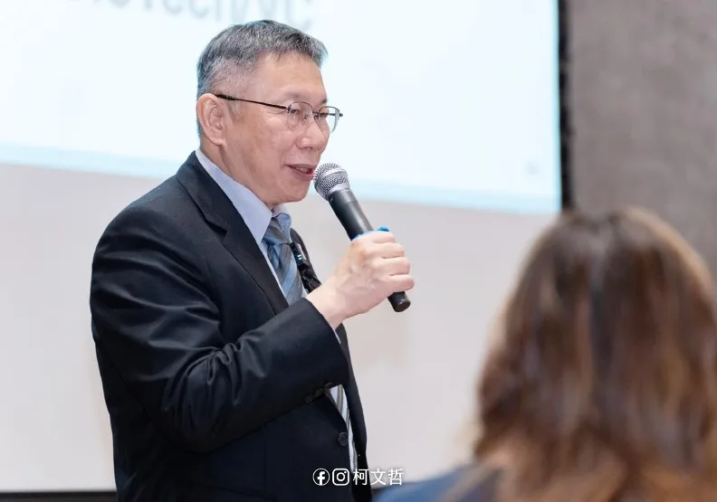 台灣民眾黨主席、總統參選人柯文哲訪問南加州，接受媒體訪問時，拋出對「藍白合」解方的看法。取自柯文哲臉書