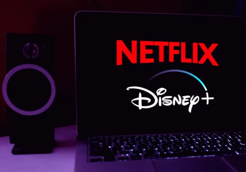 近日《華爾街日報》認為 Netflix 會在編劇與演員罷工結束後調整價格，藉調整價格支付編劇與演員應得的版稅。取自科技新報(shutterstock)