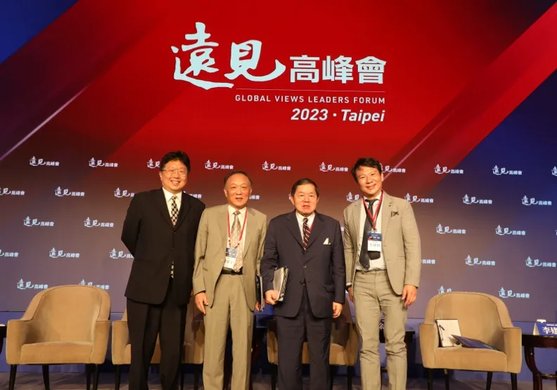 逆全球化時代，新地緣政治凌駕產業發展，與談人楊應超（左起）、韓家宇、徐旭東及主持人李建興提出因應之道。蘇義傑攝
