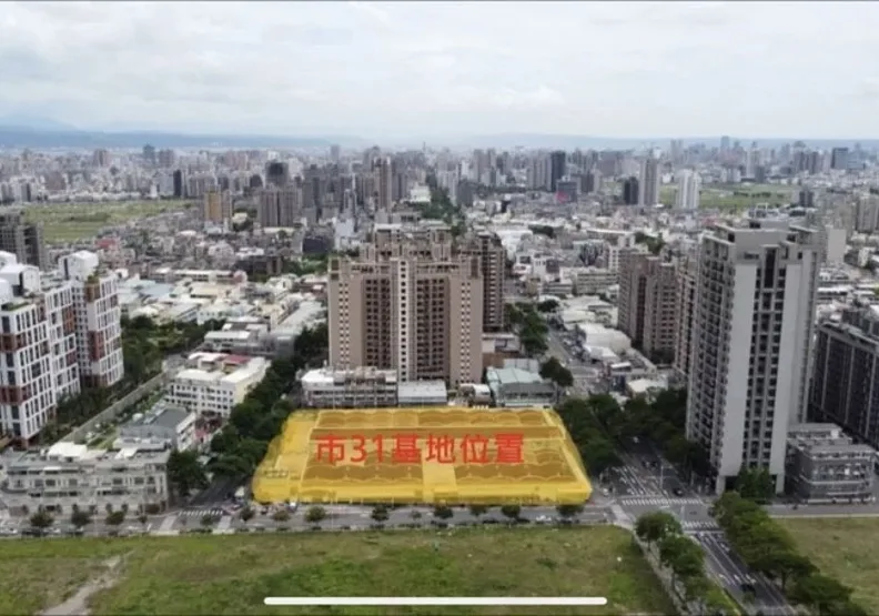 台中洲際棒球場附近的北屯「市31」BOT案，統一集團投資9.2億，將現有鐵皮屋市場改造為社區商場。經發局提供