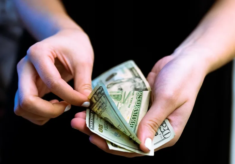 《你不可不知的關於金錢的那些事》／僅為情境圖，取自unsplash