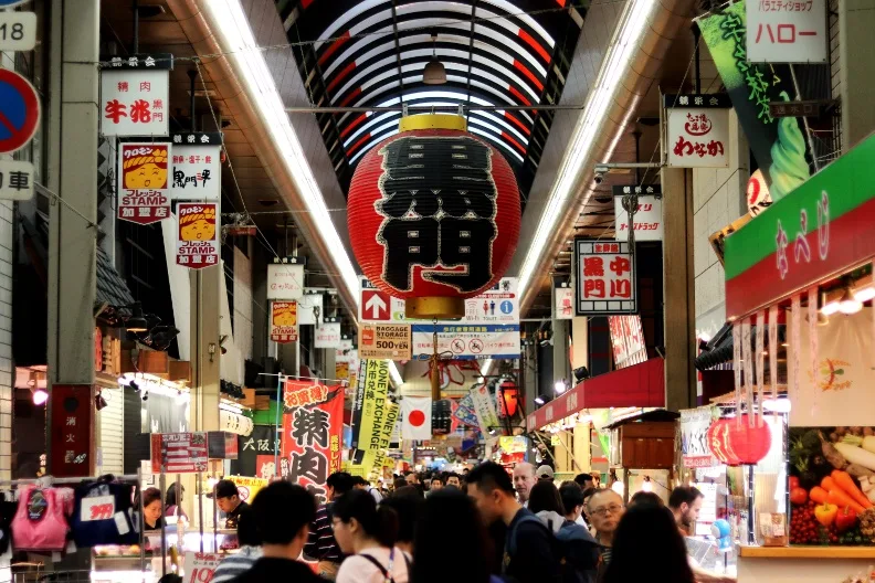 日本各年齡層價值觀和消費取向的差距逐漸消失，追求流行不再只是年輕人的權利。取自Unsplash