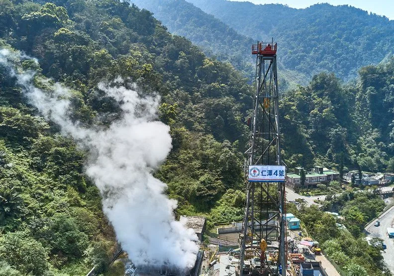 在全球邁向淨零碳排的長征上，台灣龐大的地熱潛能，近期終於受到關注。中油提供