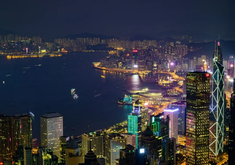 港府3月16日火速通過「香港基本法第23條」，外界擔憂香港的金融中心地位恐怕一去不復返。取自Pexels