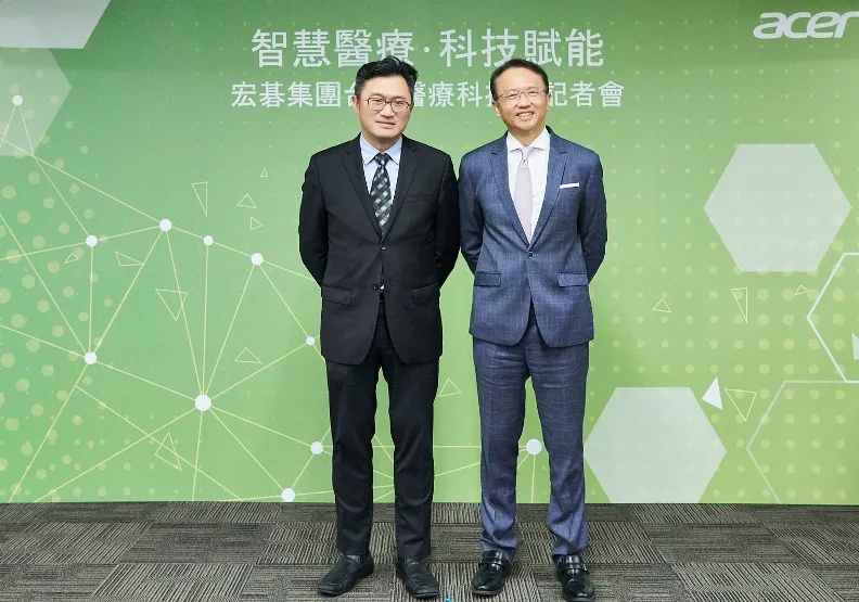 宏碁集團台灣醫療科技展記者會為智慧醫療與預防醫學領域開創新局，照片左起依序為：宏碁董事長暨執行長陳俊聖、宏碁智醫董事長連加恩。宏碁集團提供