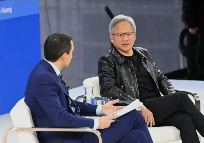 輝達執行長黃仁勳表示，AI正超越人類中，同時也有自信認為輝達至少領先同業10年以上。取自The New York Times Events