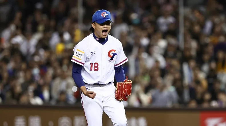 12/3中華隊完勝韓國隊，徐若熙 7局10K搶下中華隊與台北大巨蛋 國際賽首勝。中華民國棒球協會臉書。