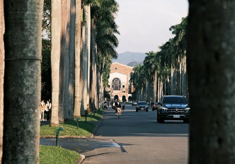 身居頂大的台灣大學，富有程度只能排第八！Unsplash by Yu Chen Lin 林育辰