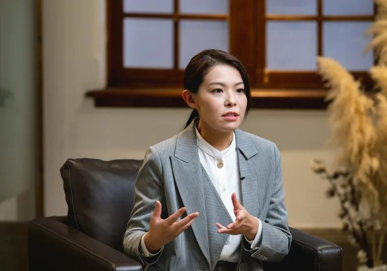 上任一週年，記憶力驚人的高虹安對於每項政策的原因與數據都能娓娓道來，甚至講出討論的時間、地點，但她想更多的是接下來要怎麼推進。