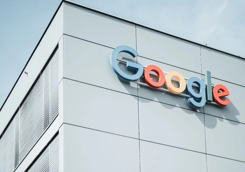 Google DeepMind預測，堪稱AGI的強大AI系統將在2030年前到來。（僅為情境示意）Unsplash by Alex Dudar