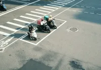 機車兩段式左轉會取消？學者建議「因地制宜左轉」，交部啟動各縣市路口分析