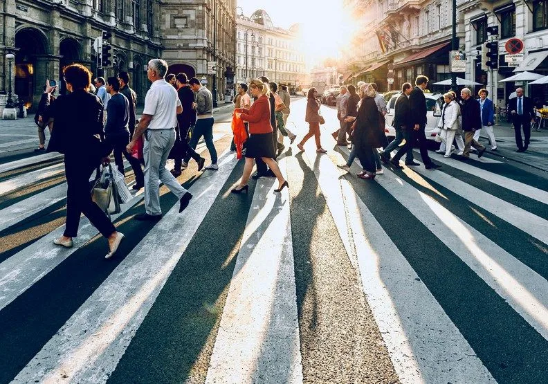 在世上物價最高的國家，他們收入很高，但開銷也非常龐大。unsplash