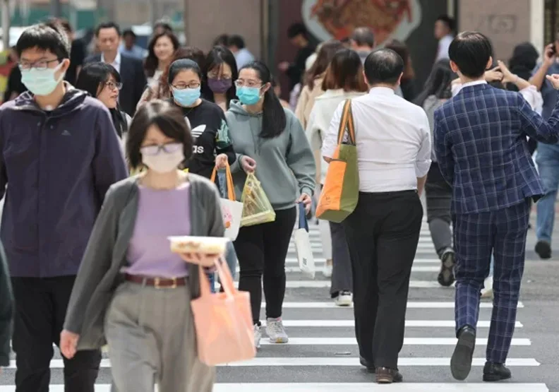 2023年，台灣面臨景氣不佳、通膨及缺工等問題，薪資成長趨緩。（僅為情境圖）經濟日報提供
