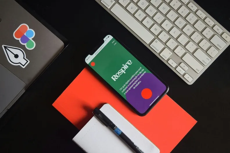 如果你想上手做圖，也許Figma是你最好的免費入門工具。Unsplash by Mario Gogh