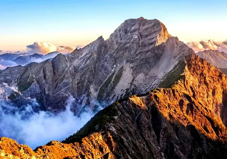 4月3日花蓮大地震後，民眾好奇玉山主峰是否受地殼變動，出現高度上的變化？取自聯合新聞網，玉山國家公園提供