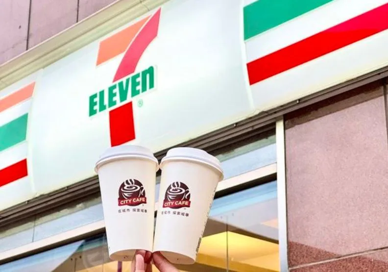 統一超攜手foodomo，推出OPENPOINT行動隨時取的全新商業模式。7-11提供
