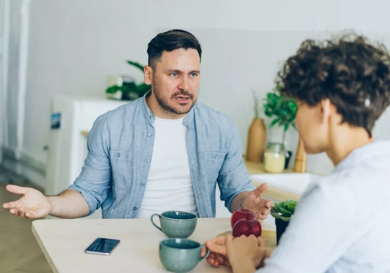 《頭腦好的人說話前思考的事》／僅為情境圖，取自unsplash