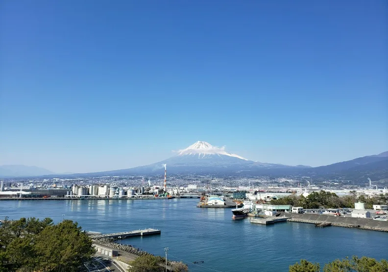 日本掀起永續「短時居遊」熱潮，避免爆多遊客引生態危機。Unsplash by goat