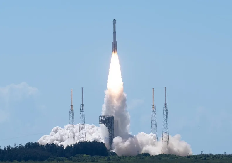 美國航太巨擘波音公司太空船「星際飛機」在佛州成功升空。取自X@BoeingSpace